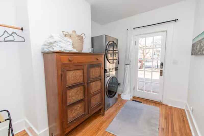1313 Massachusetts St - Photo 5 of 16