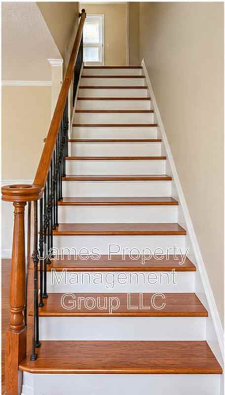 458 Oak St - Photo 6 of 14