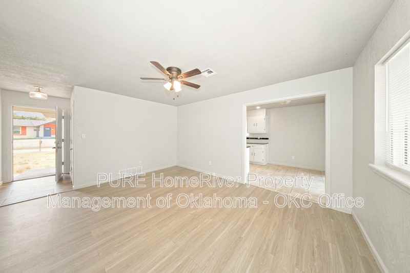 2721 Se 49th St - Photo 4 of 18