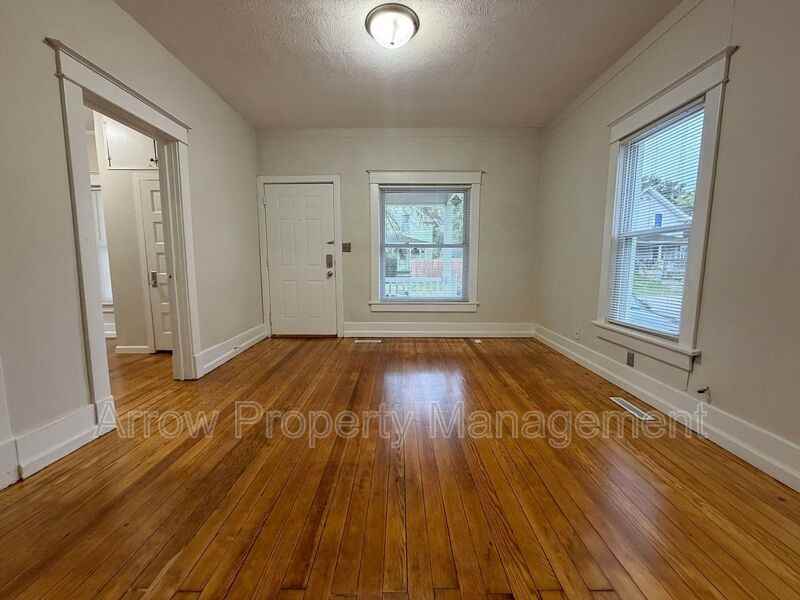 2516 Dudley St - Photo 5 of 22