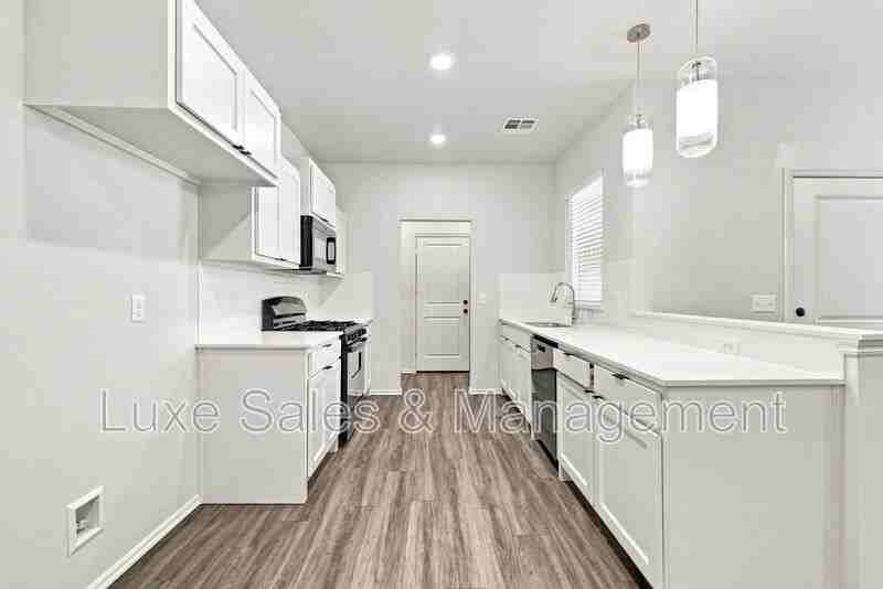 10912 Oak Hollow Dr - Photo 6 of 20