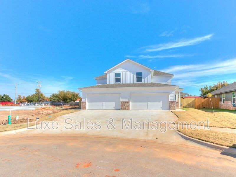 10532 Utica Dr - Photo 2 of 39