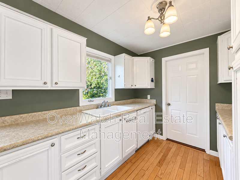 1800 Logan St - Photo 5 of 20