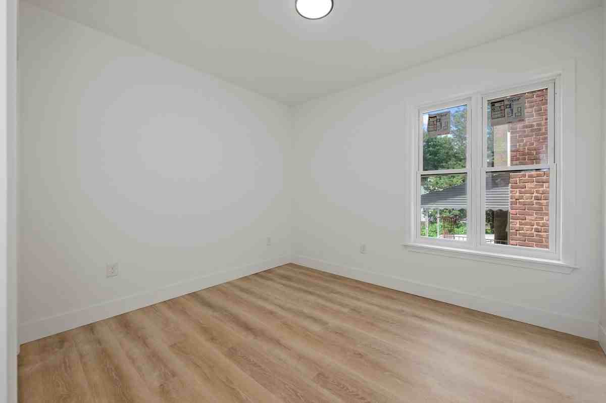 3039 Young Ave - Photo 3 of 12
