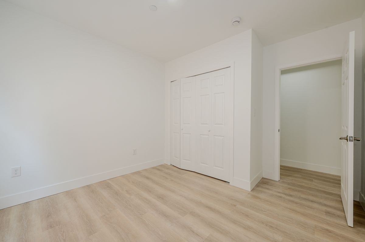 3039 Young Ave - Photo 4 of 12