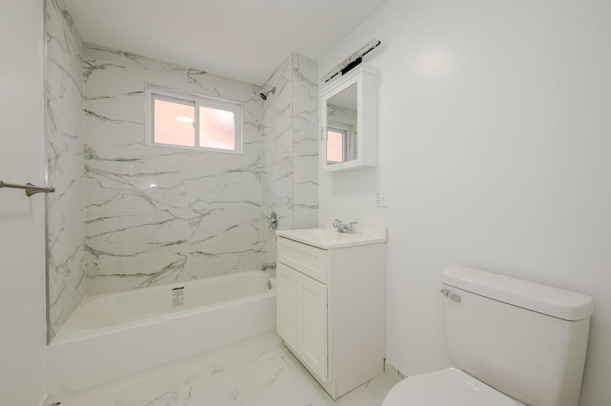 3039 Young Ave - Photo 6 of 12