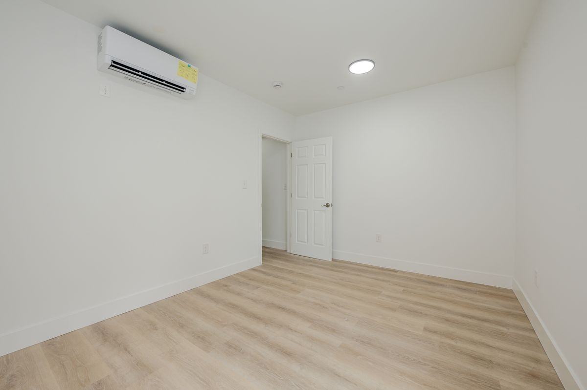 3039 Young Ave - Photo 7 of 12