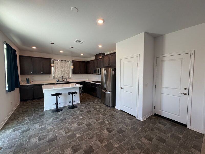 36921 Basalt Ln - Photo 7 of 25
