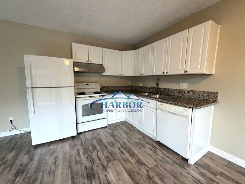 2412 Palos Verdes Dr W #E - Photo 6 of 13