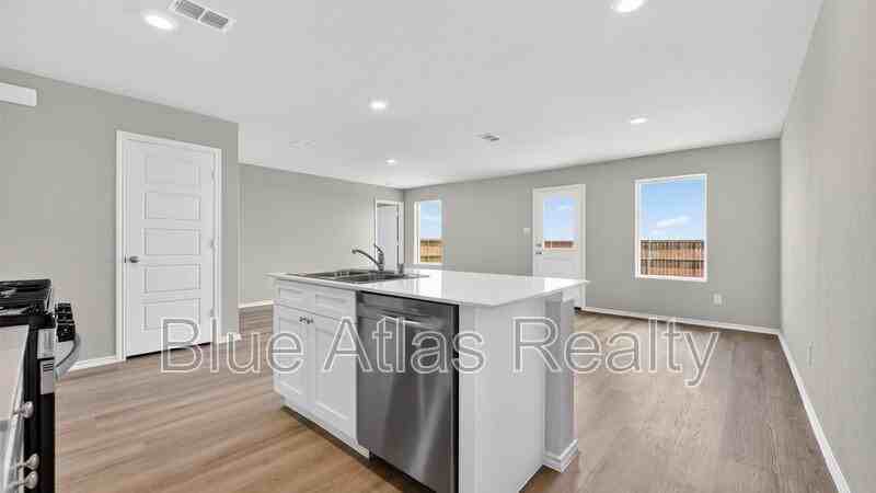 7740 Royal Fern Dr - Photo 2 of 15
