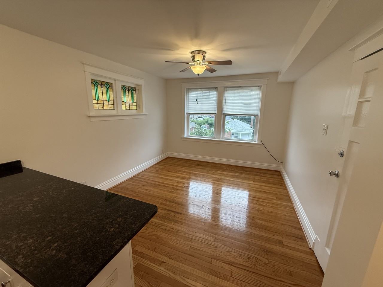 2408 Roseland Ter #2S - Photo 5 of 12
