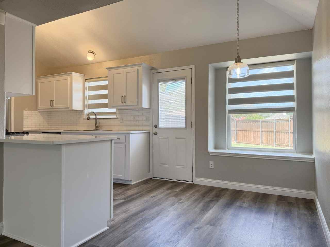 804 Lake Bluff Dr #1 - Photo 5 of 23