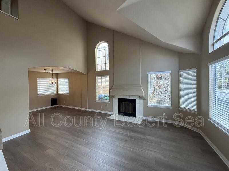 12 Saint Moritz St - Photo 3 of 25