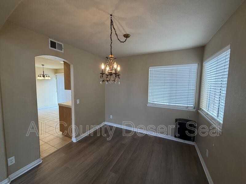 12 Saint Moritz St - Photo 5 of 25