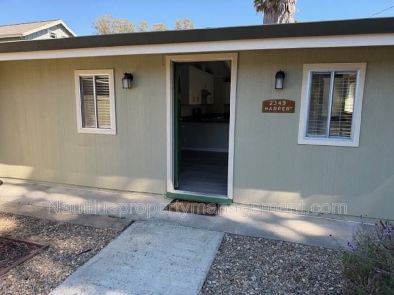2349 Harper St - Photo 2 of 15