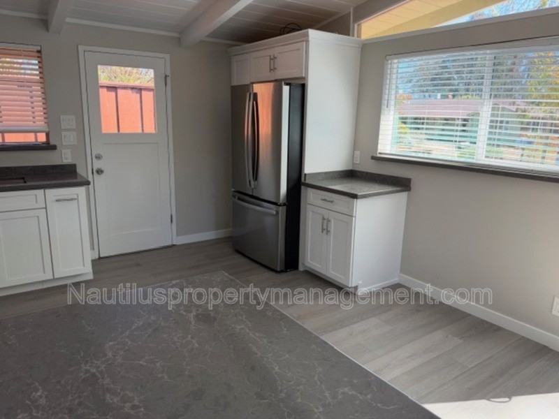 2349 Harper St - Photo 7 of 15