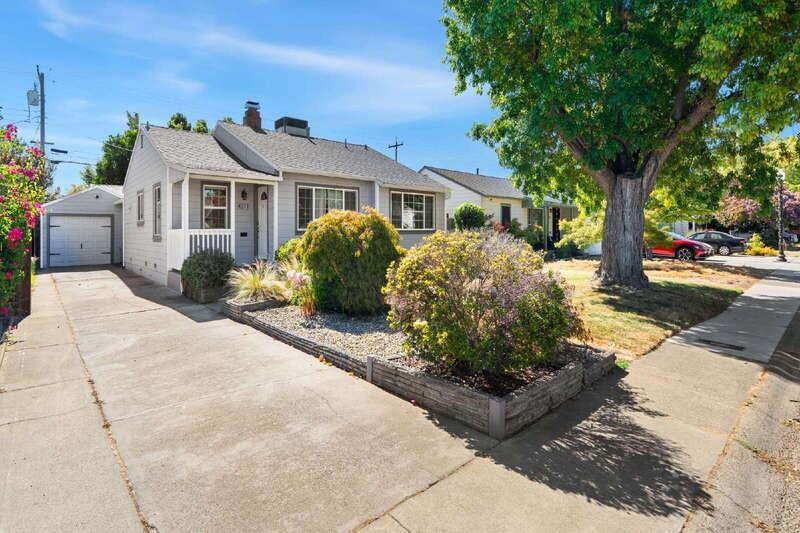 4311 Cabrillo Way - Photo 2 of 31