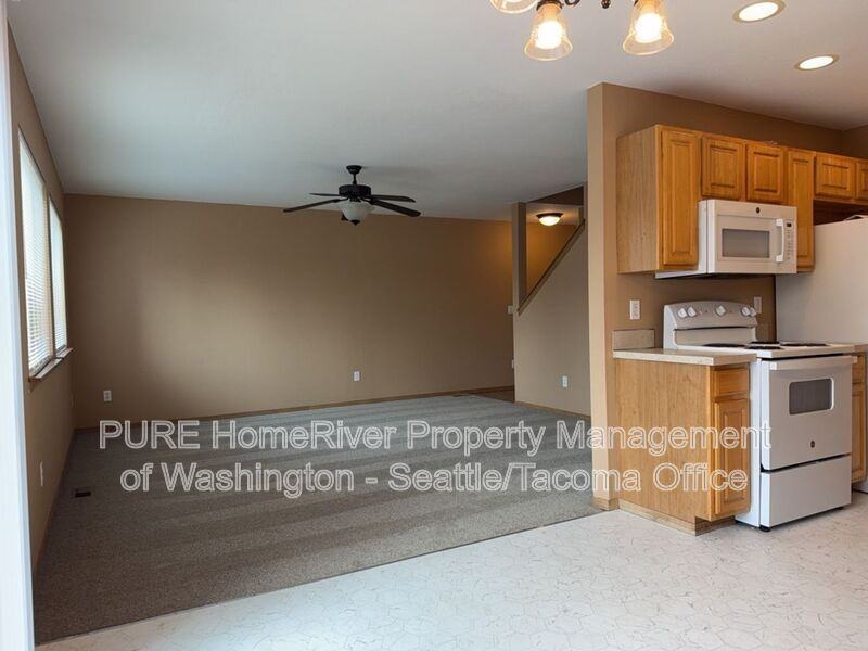 126 131st St E - Photo 4 of 22