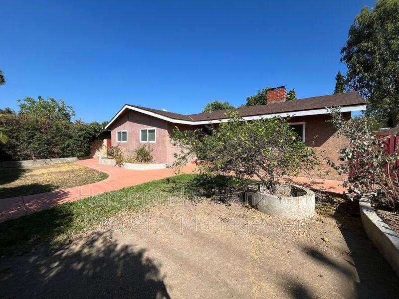 16751 San Fernando Mission Blvd - Photo 3 of 37