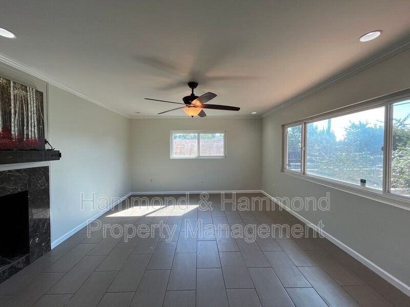 16751 San Fernando Mission Blvd - Photo 5 of 37