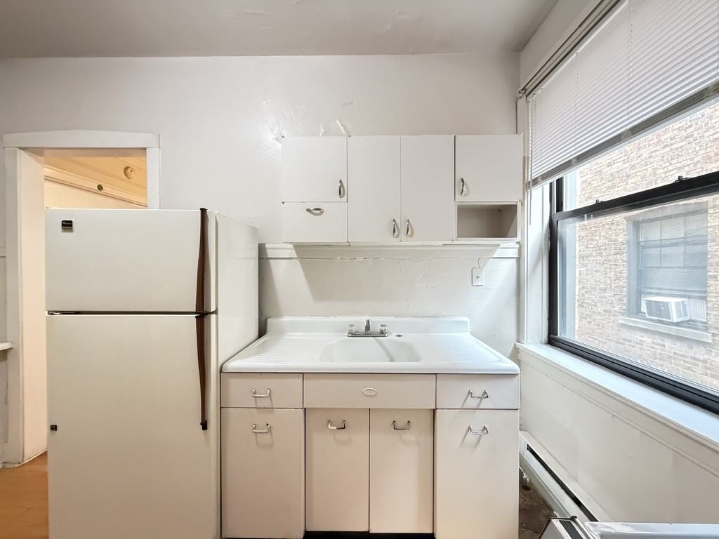 1315 Oak Ave #2I - Photo 4 of 21