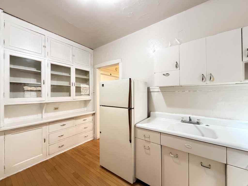 1315 Oak Ave #2I - Photo 5 of 21
