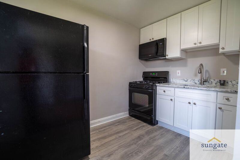 1410 Dartmouth Ave #1 - Photo 4 of 12