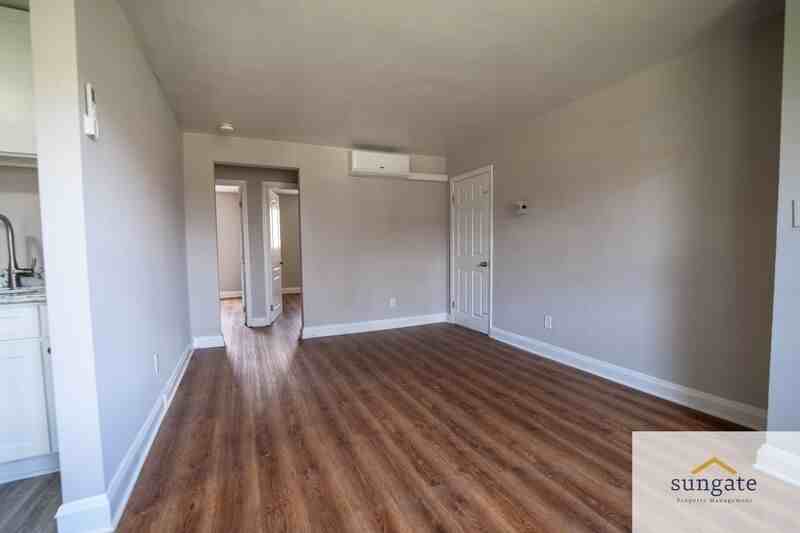 1410 Dartmouth Ave #1 - Photo 6 of 12