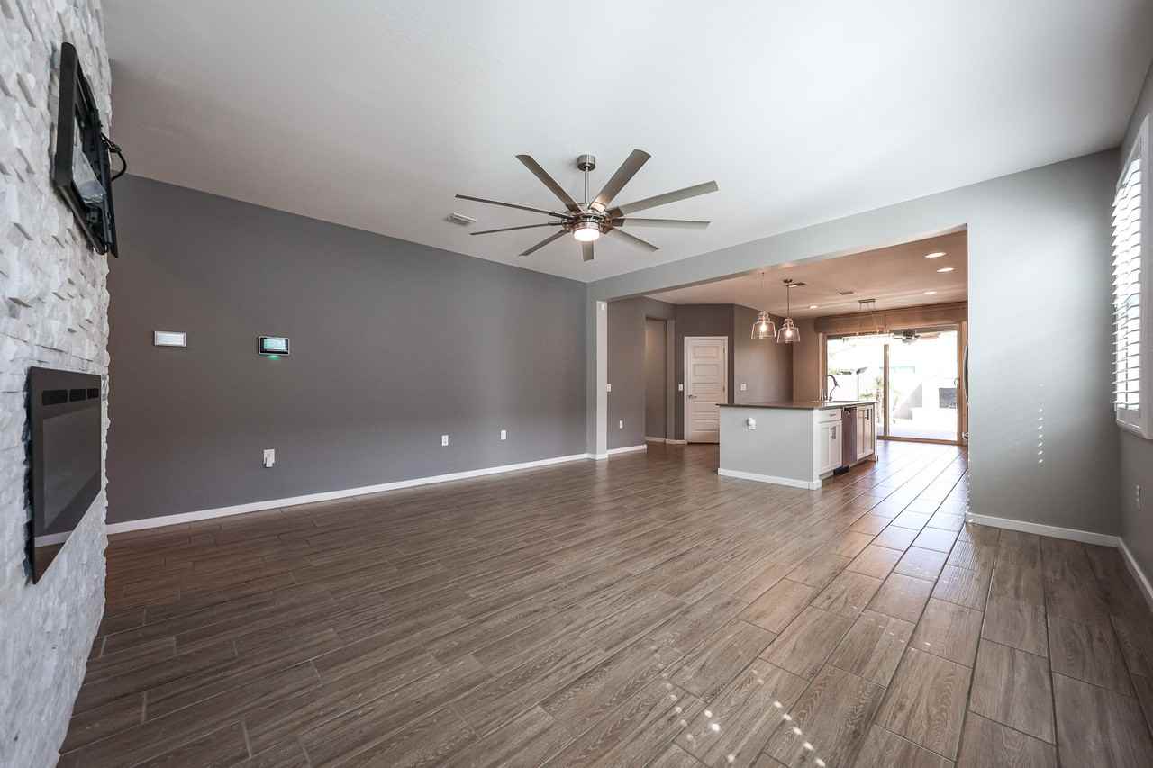 322 W Tenia Trl - Photo 4 of 47
