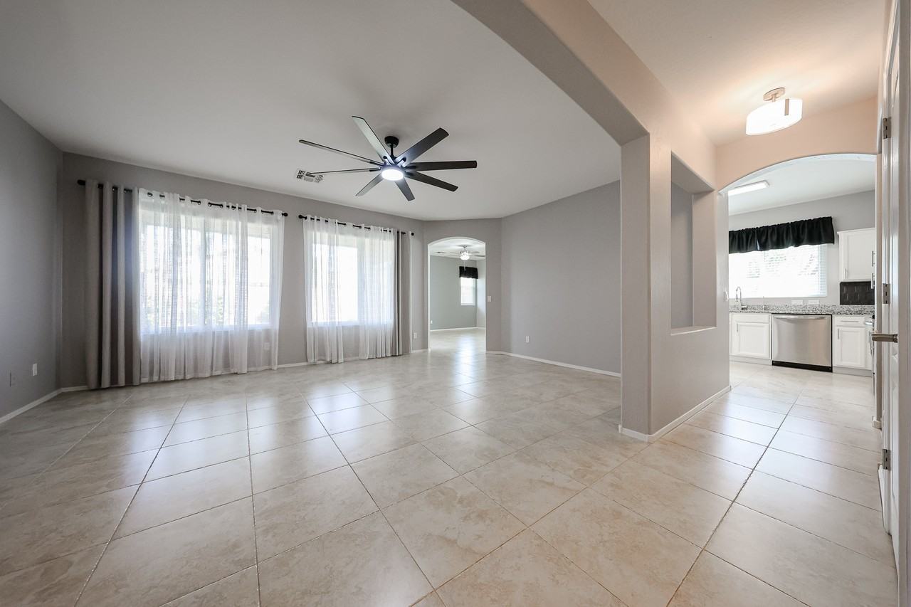 9506 E Kilarea Ave - Photo 7 of 50