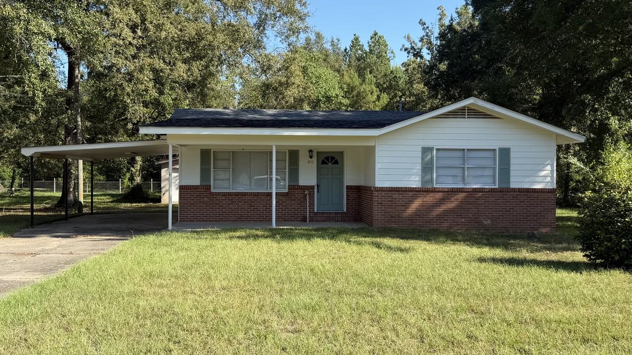 211 Cassil St - Photo 2 of 8