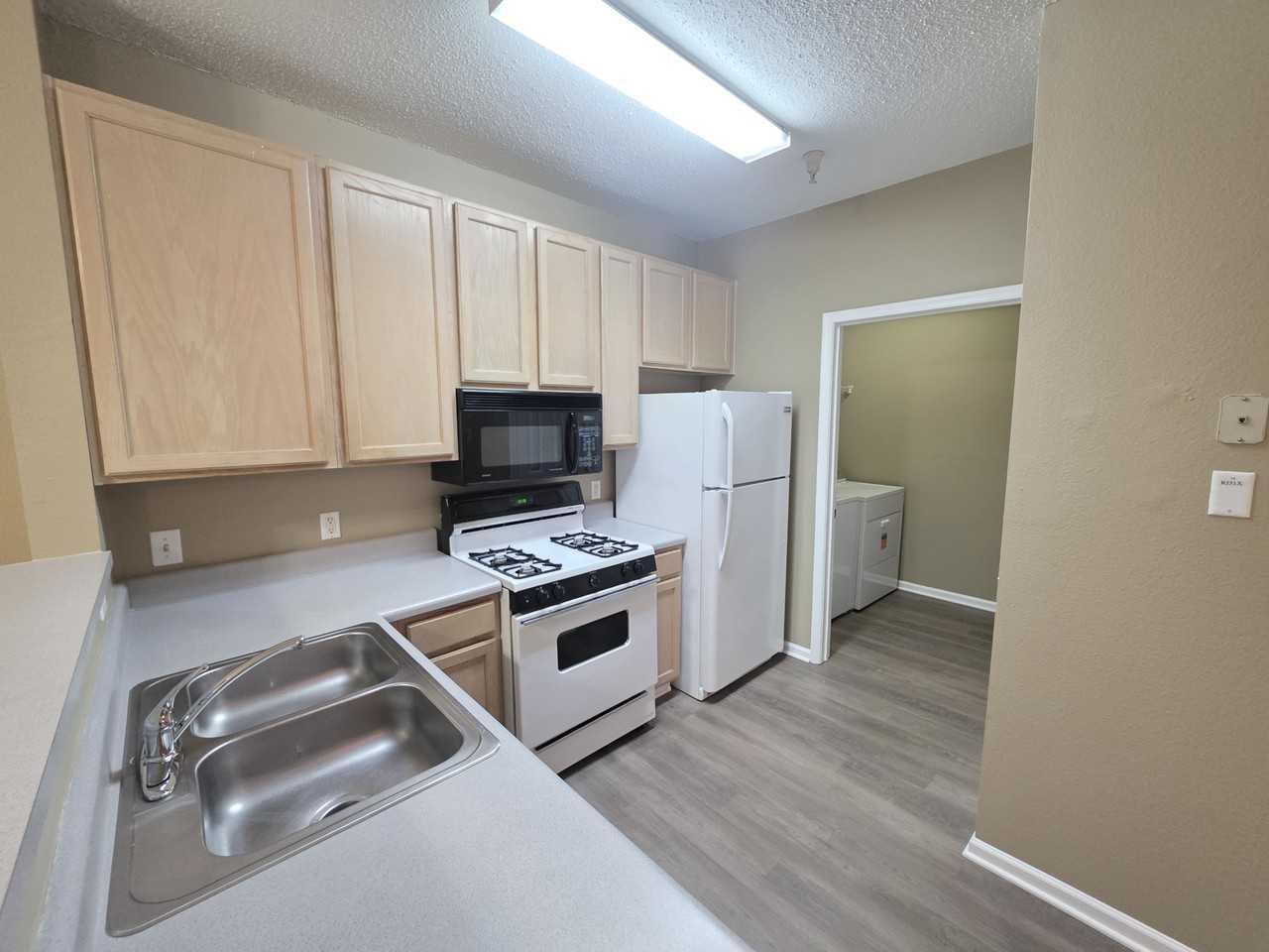 9301 Baffy Ct #G - Photo 3 of 11