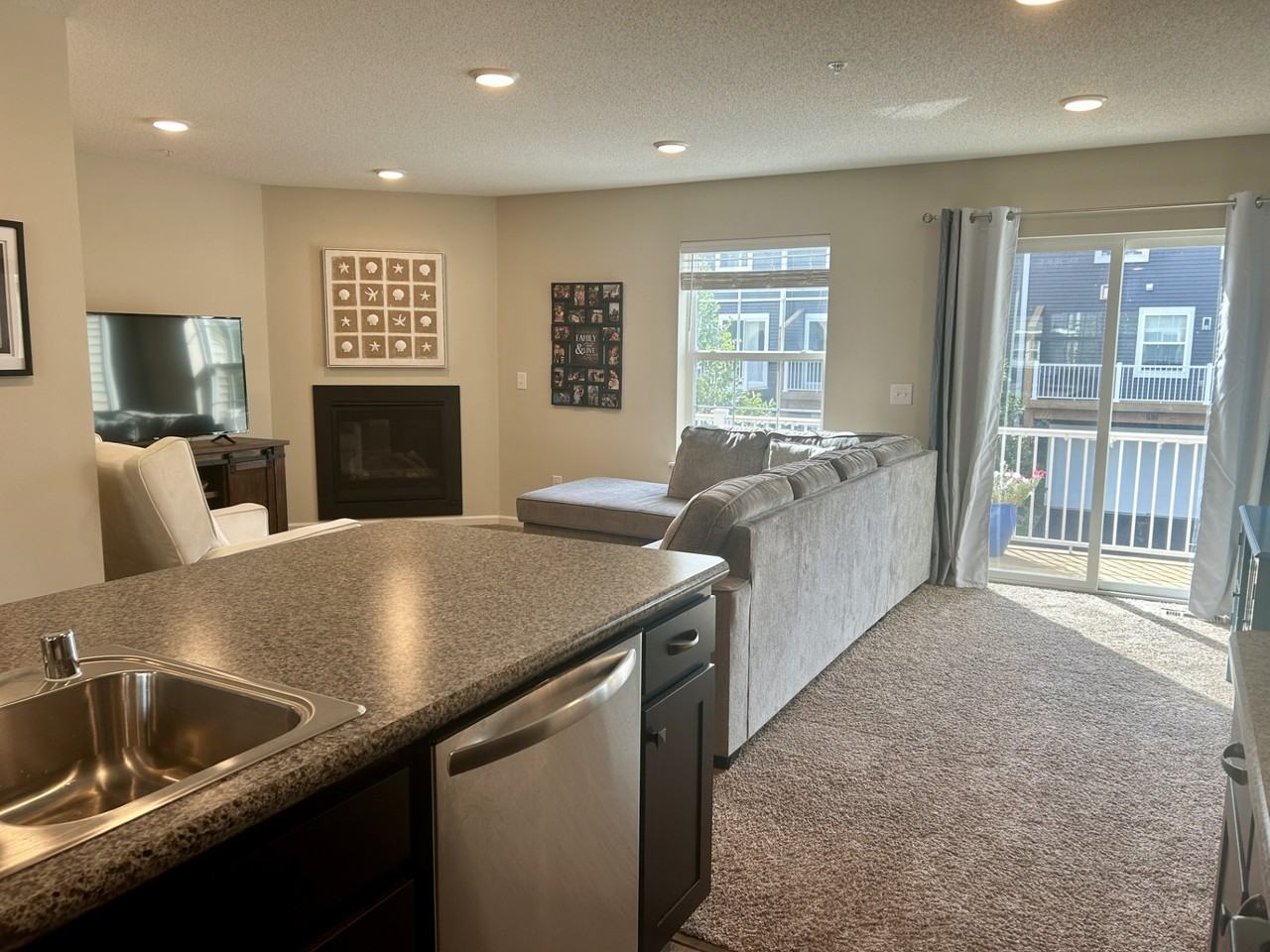 7543 Woods Edge Blvd - Photo 4 of 13