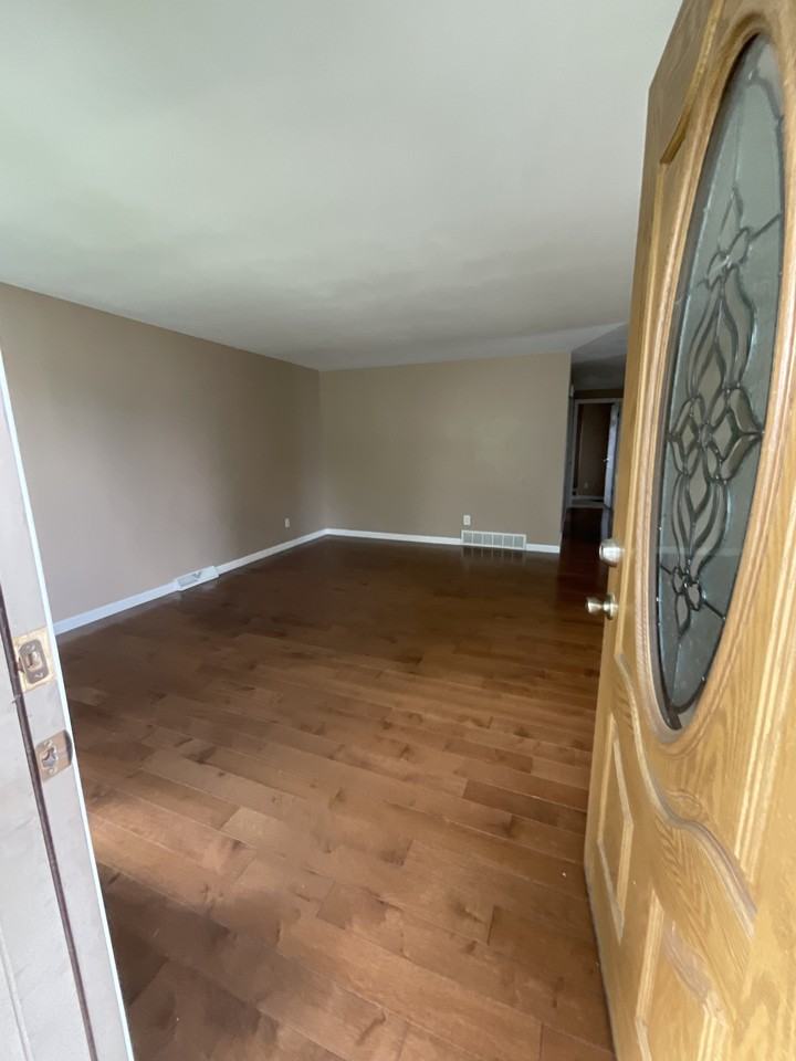 250 Burch Ave - Photo 2 of 14