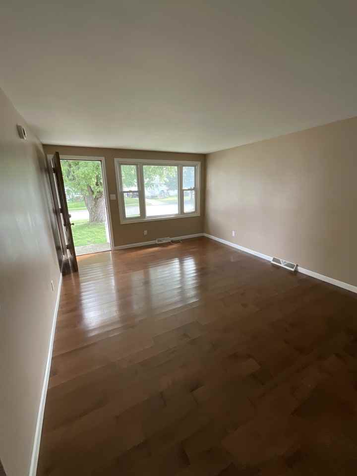 250 Burch Ave - Photo 3 of 14