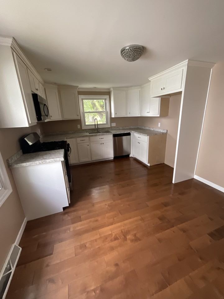 250 Burch Ave - Photo 5 of 14