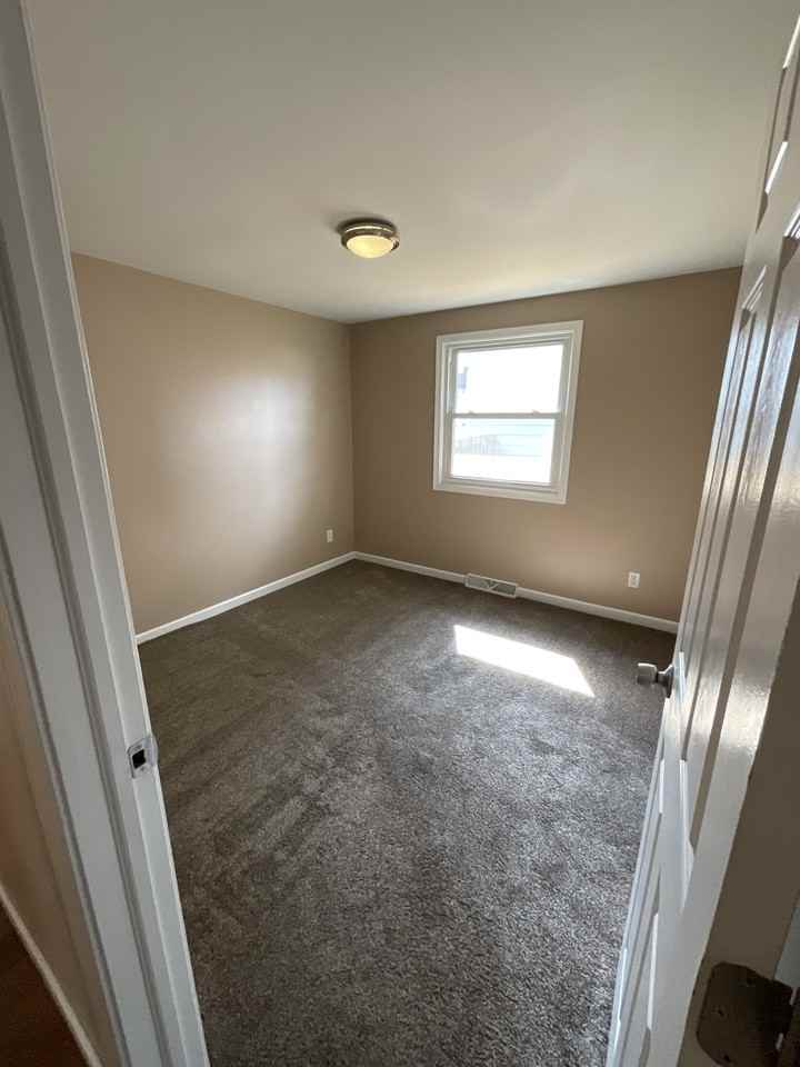 250 Burch Ave - Photo 7 of 14