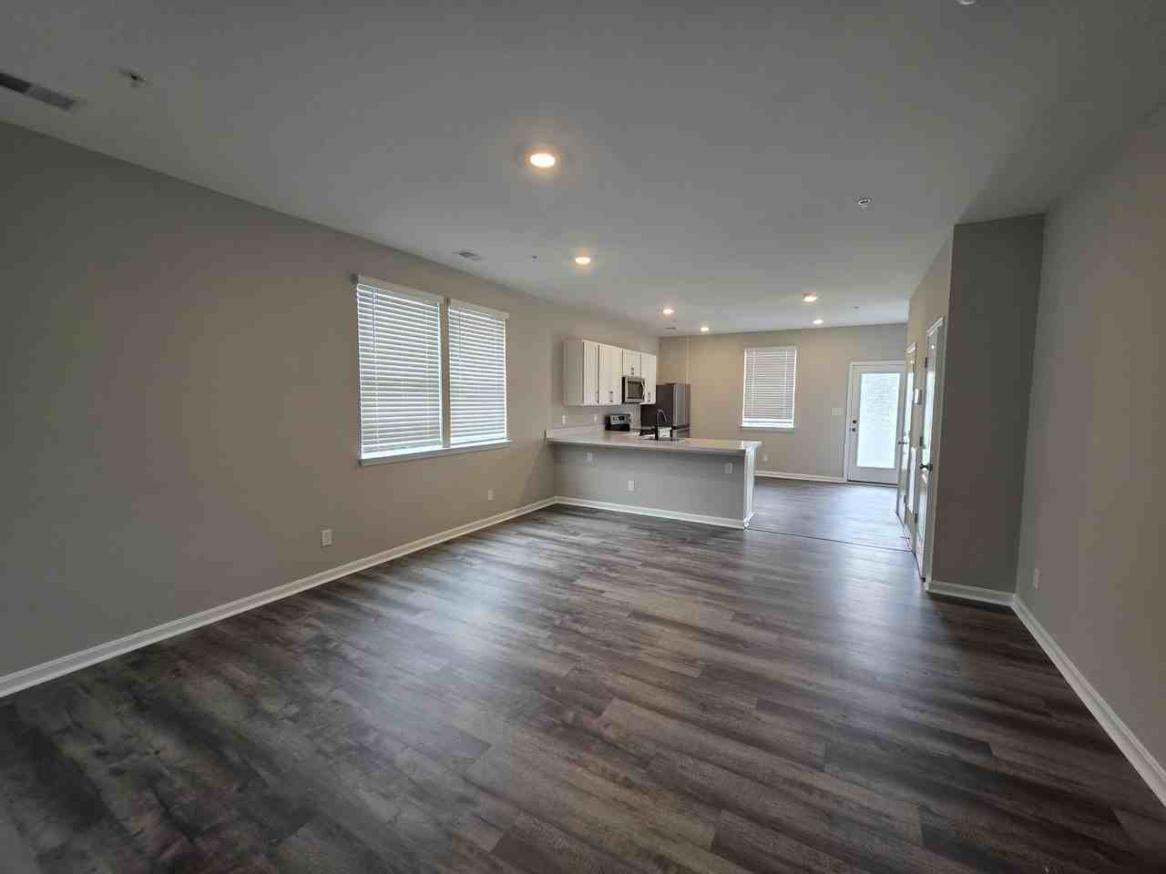 124 Willowtree Ln - Photo 2 of 17