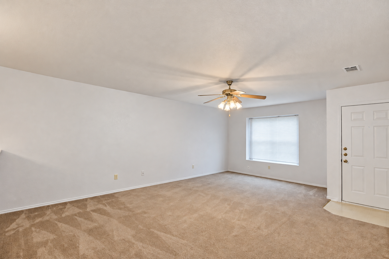 3306 Woodlake Dr - Photo 7 of 19