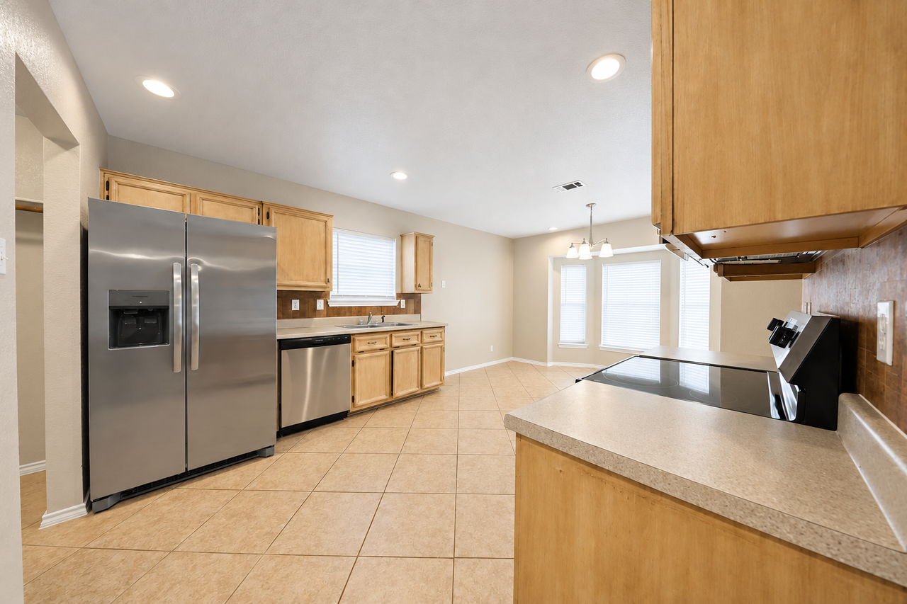 4400 Wade Dr - Photo 4 of 20