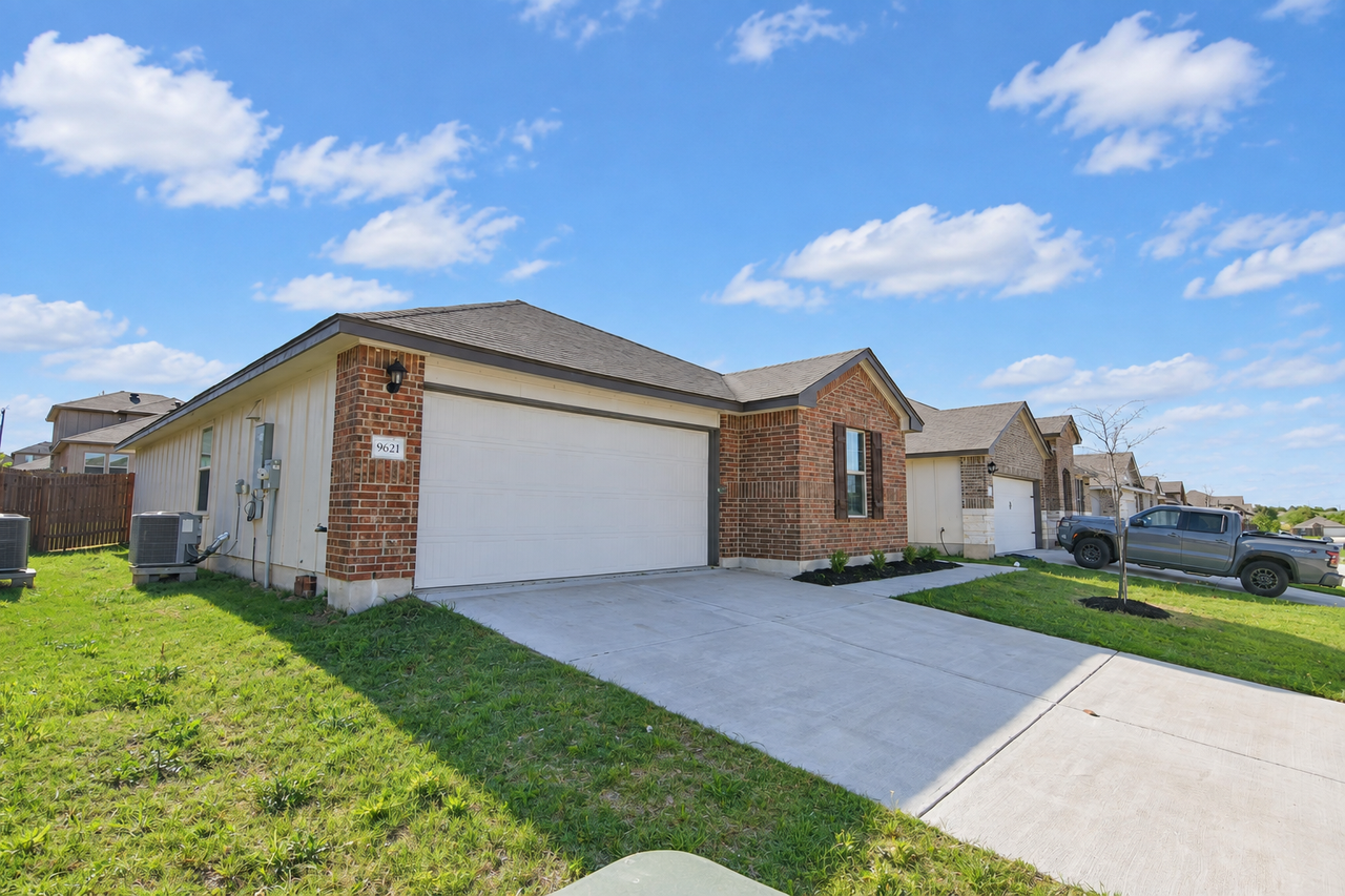 9621 Falme Ln - Photo 3 of 21