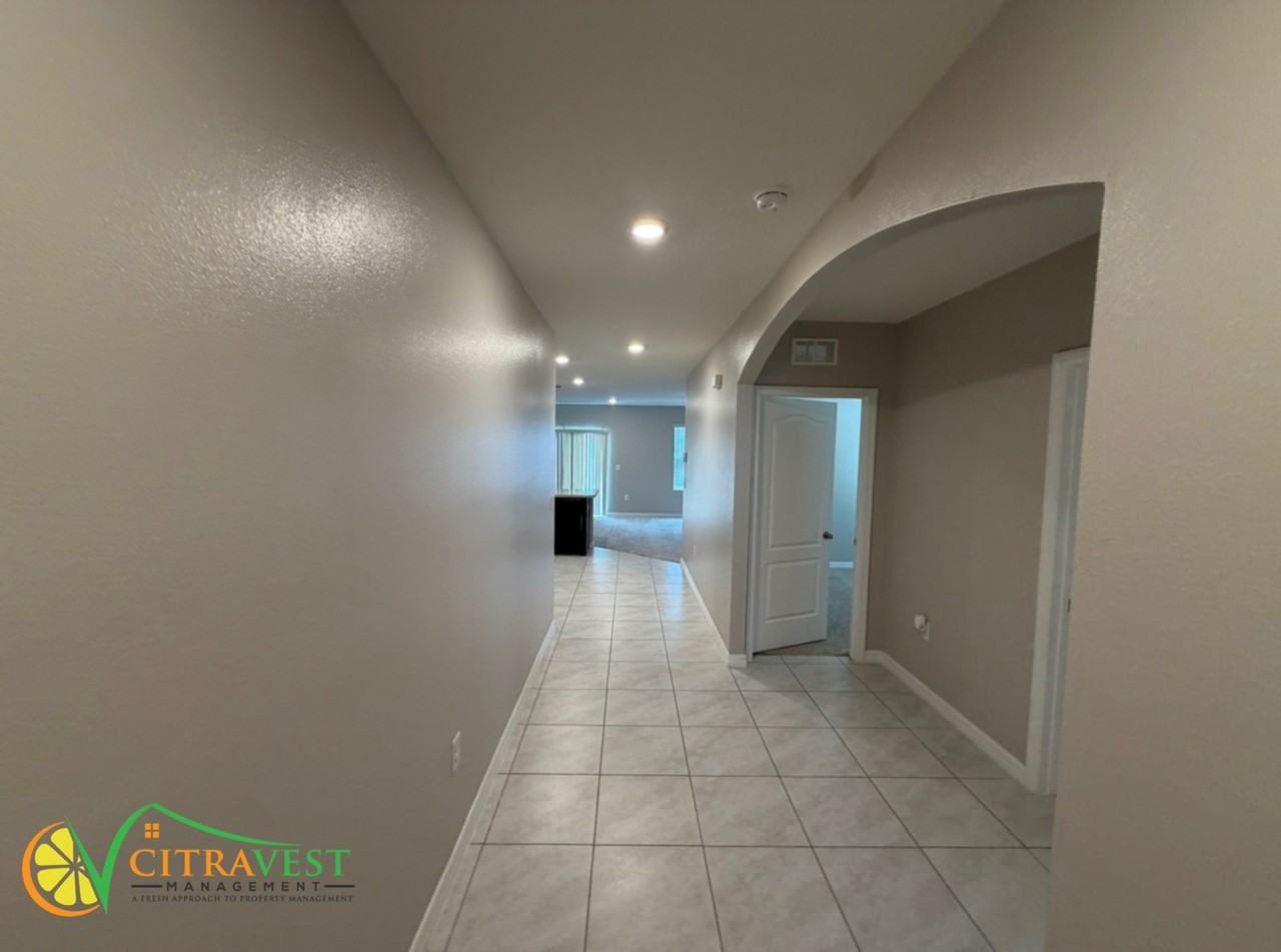 1198 Sophia Blvd - Photo 2 of 12