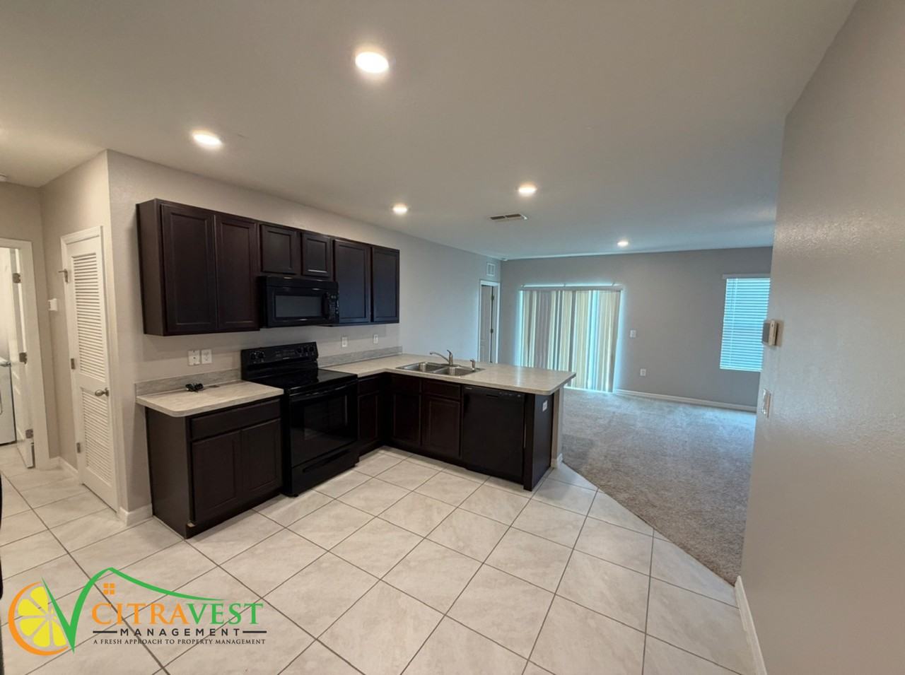 1198 Sophia Blvd - Photo 3 of 12