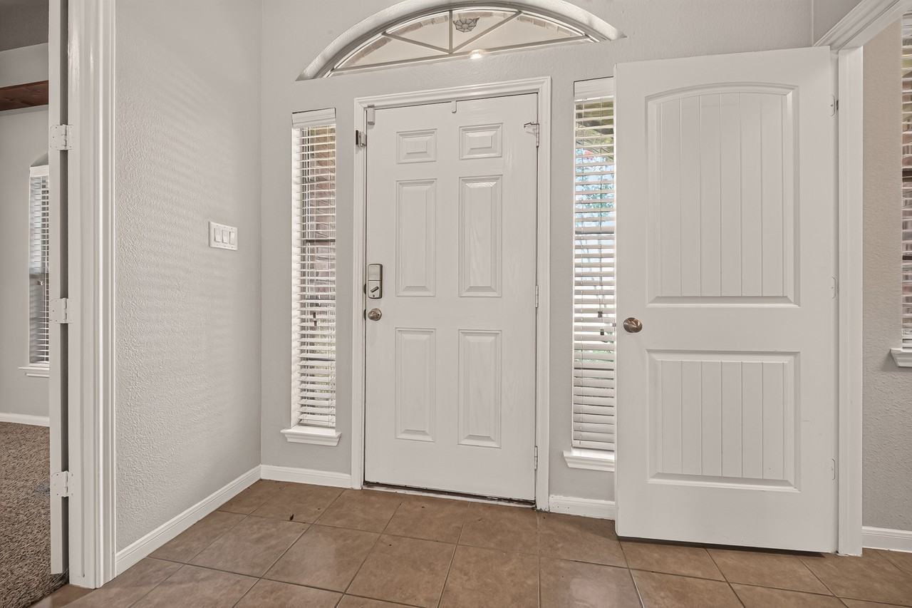 174 Maple Grove Dr - Photo 4 of 39