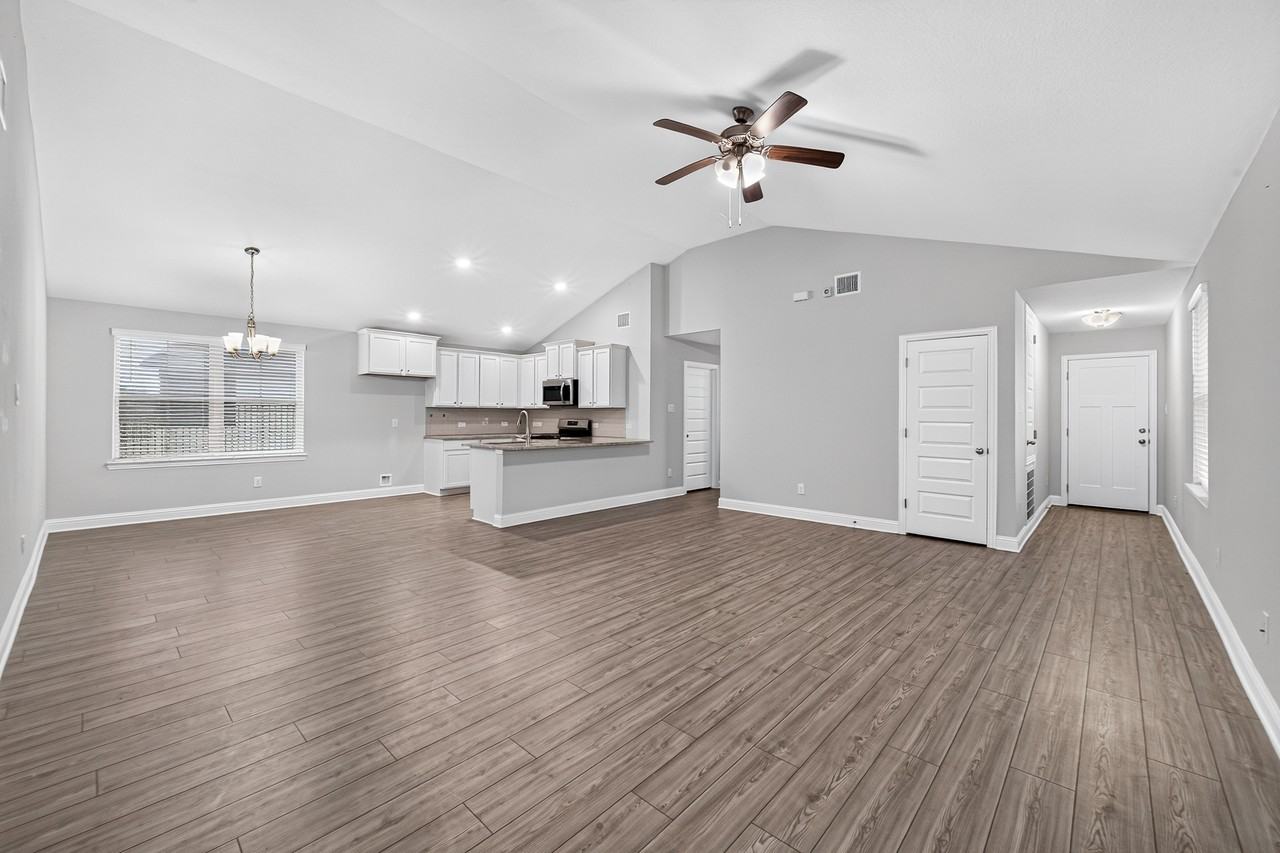 413 Aurora Creek Ln - Photo 4 of 33