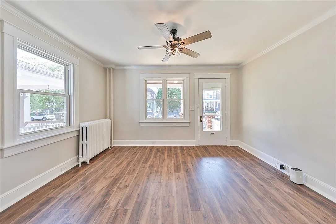 707 5th Ave - Photo 2 of 20