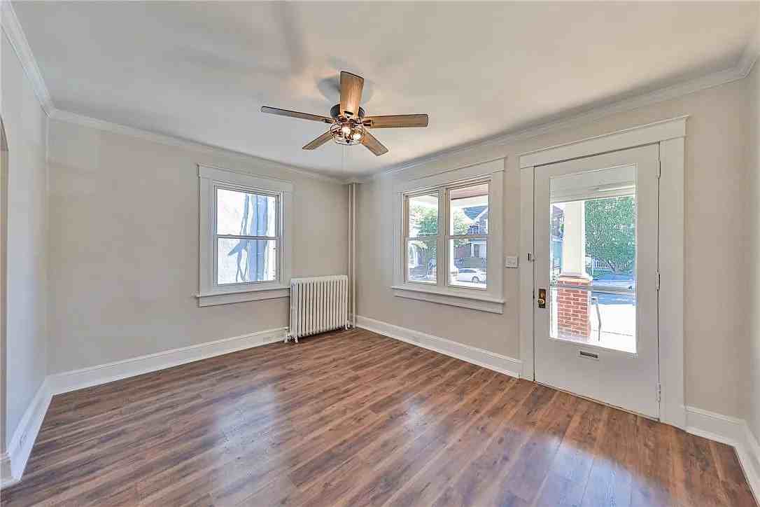 707 5th Ave - Photo 4 of 20