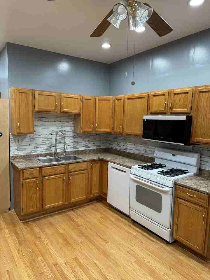 2707 W Thomas St #1stFL - Photo 6 of 28