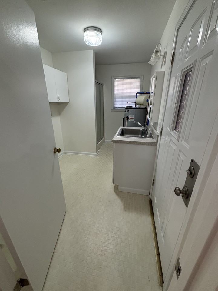 1417 9th St Se #NA - Photo 2 of 14