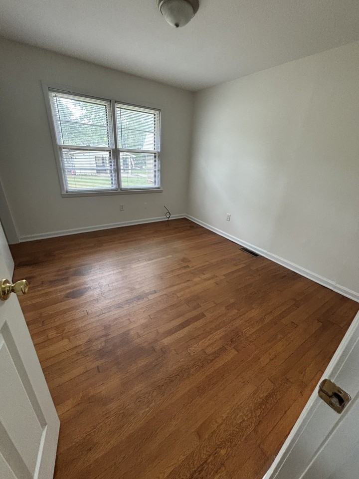 1417 9th St Se #NA - Photo 5 of 14